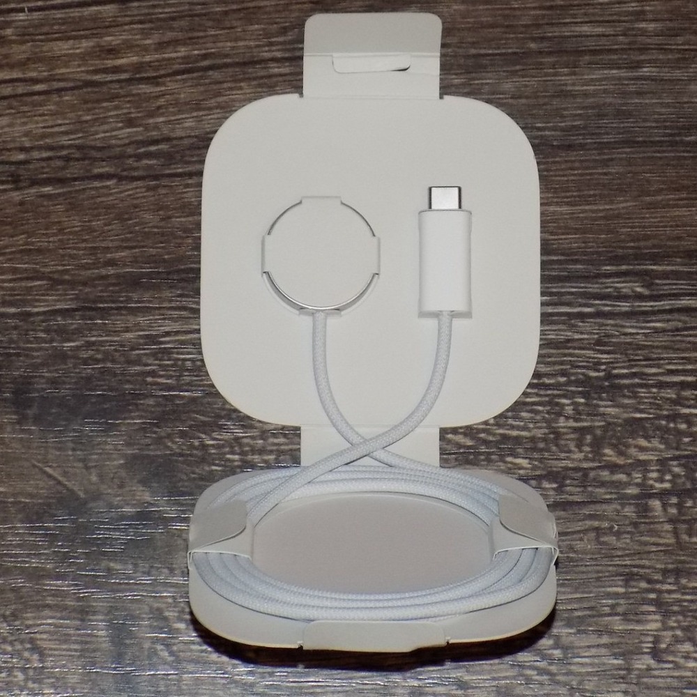 Apple Watch Magnetic Fast Charger USB-C Cable 1m White Like New Braided Design